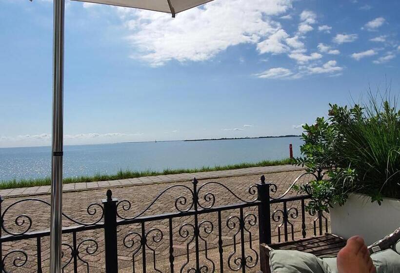 پانسیون Luxury Loft At Lake Volendam 20 Min. From Amsterdam Cs
