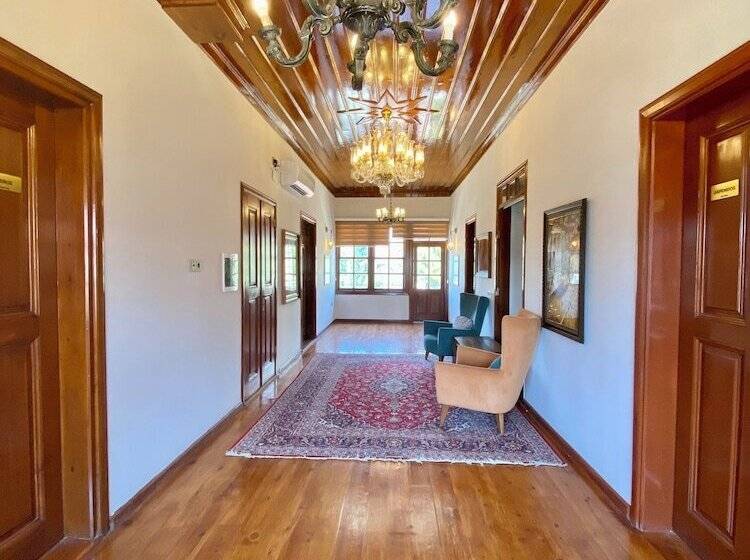 تختخواب و صبحانه Necip Bey Konağı