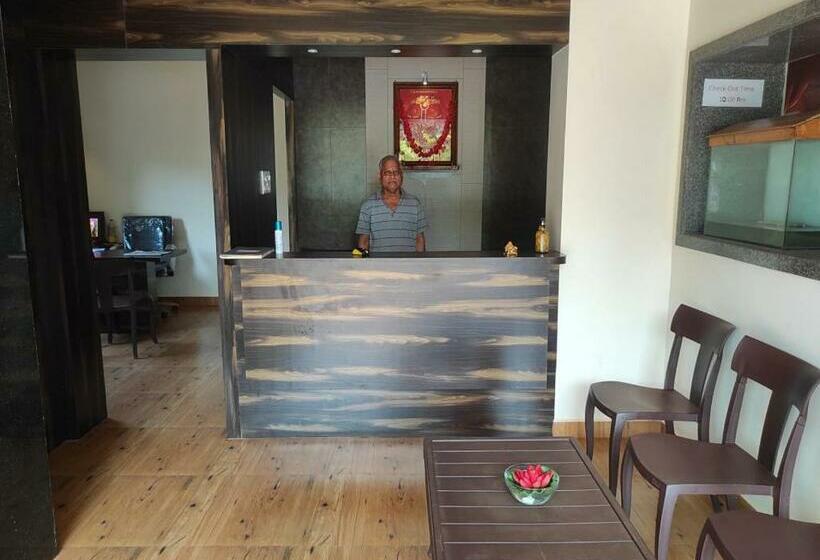 בית מלון כפרי Deepak Executive, Ganpatipule