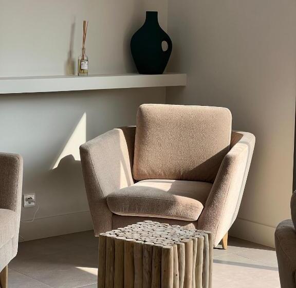 هتل Le Petit Hôtel De Pianottoli Caldarello