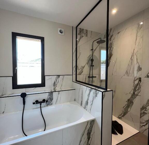 هتل Le Petit Hôtel De Pianottoli Caldarello