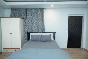 هتل Seven Brothers Apartments