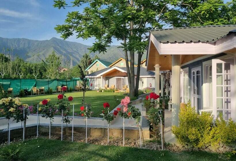 بنسيون Upani Cottages