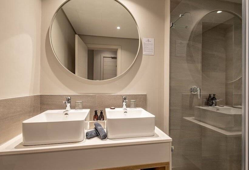 Plett Quarter Hotel   Lion Roars Hotels & Lodges