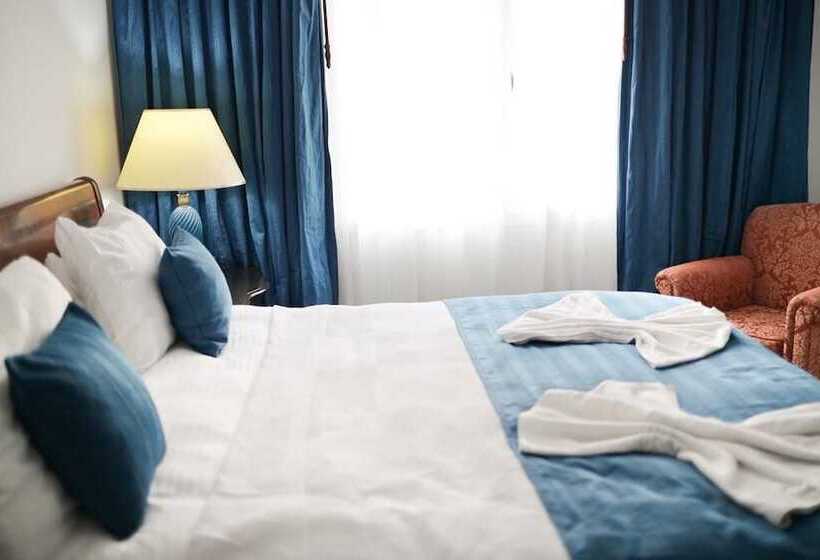 Altinoluk Otel