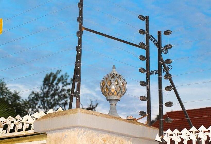 تختخواب و صبحانه Nyumbani Palace Arusha