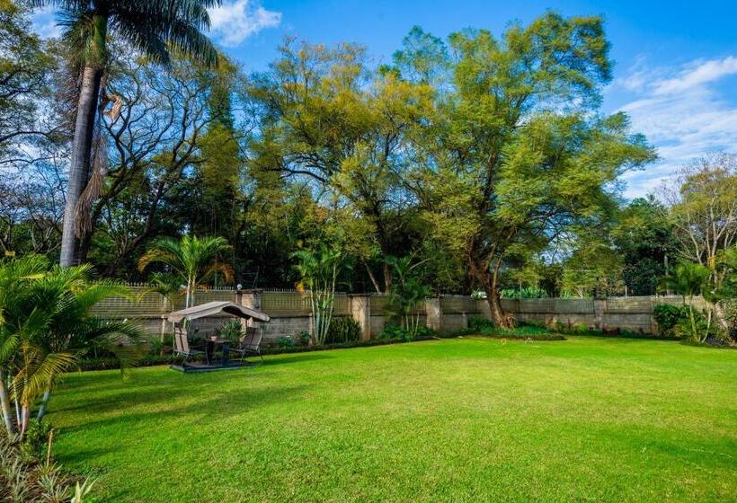 تختخواب و صبحانه Nyumbani Palace Arusha
