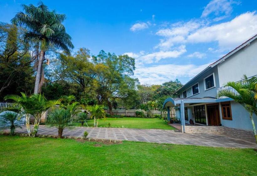 تختخواب و صبحانه Nyumbani Palace Arusha