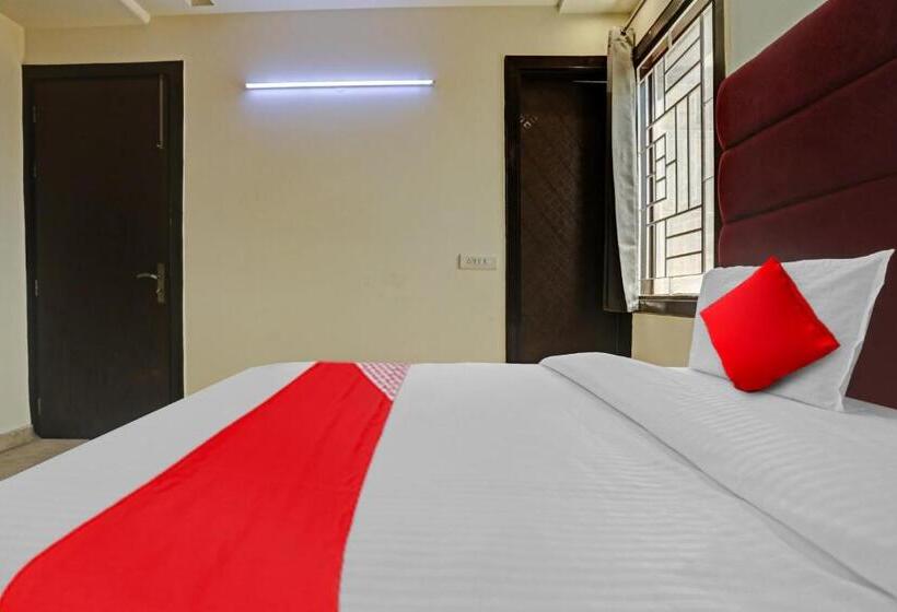 Hotel Golden Key Inn Punjabi Bagh