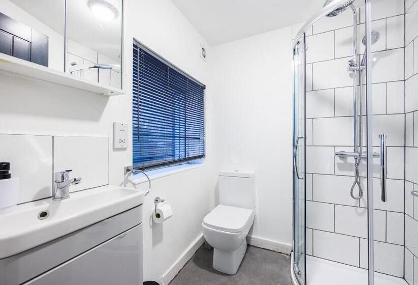 פנסיון Catford Private Room + En Suite