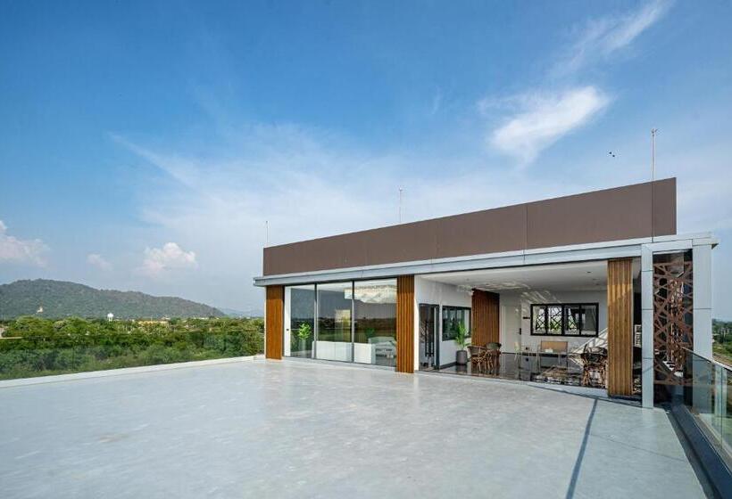Ysw Hotel Lopburi
