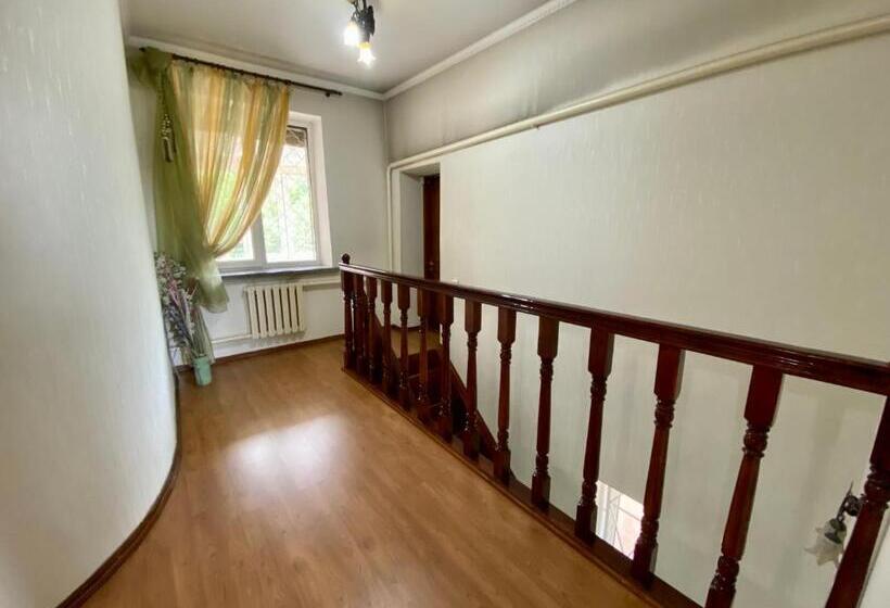 Bed and Breakfast Guest House Botanika