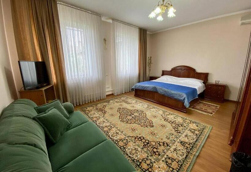 Bed and Breakfast Guest House Botanika