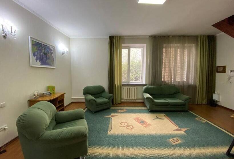 Bed and Breakfast Guest House Botanika