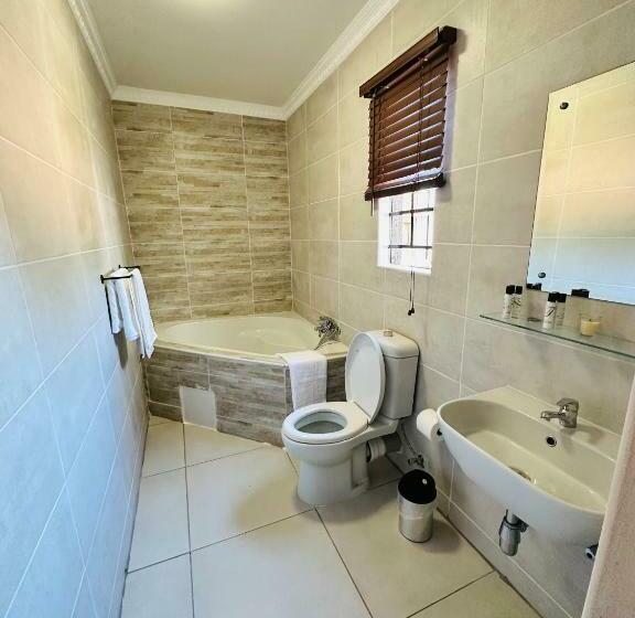 تختخواب و صبحانه Live Inn Luxury Suites