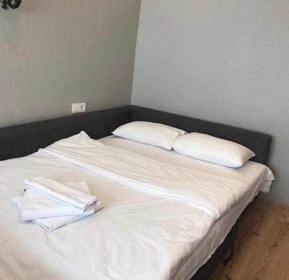 تختخواب و صبحانه Riverland Suites Apart