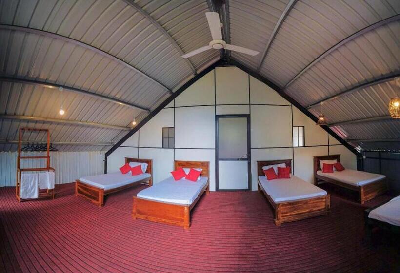 Bed and Breakfast Shadow Mask Bungalow