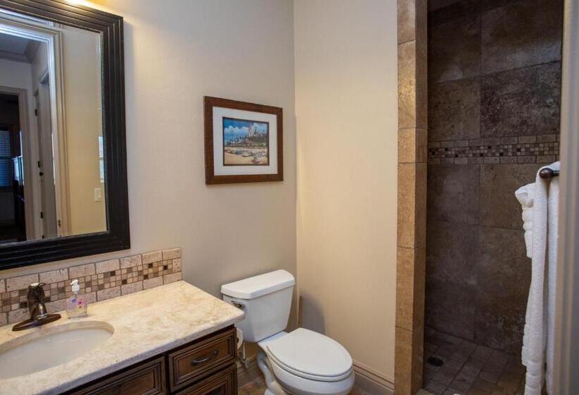 هتل D3 Spacious Sunset Suite Second Floor 2 Bedroom