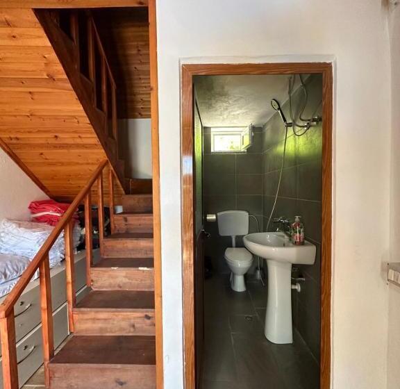 پانسیون Guesthouse Kroni I Micanit