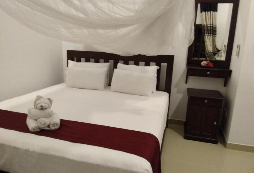 פנסיון Villa Sanitha