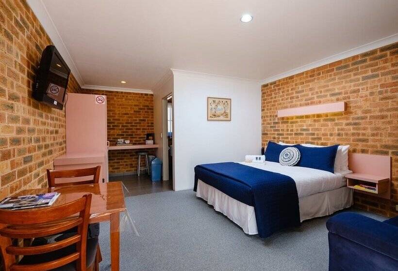 The Lydoun Motel