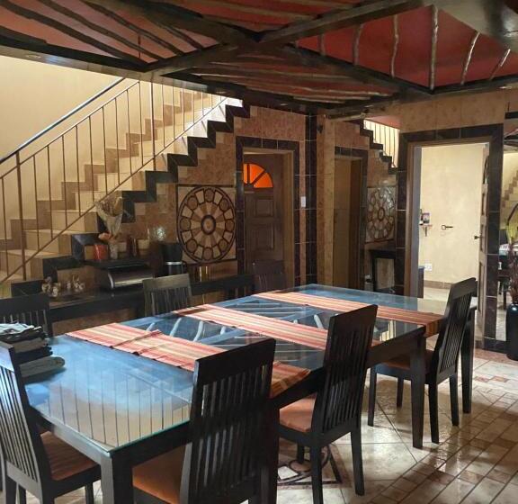 צימר Serengeti Sands Lodge