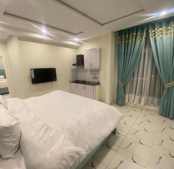 هتل Luxe Suites Bahria Town Lahore