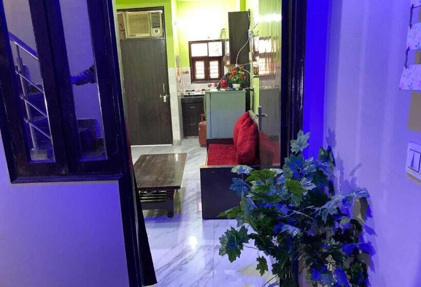 Hotel Oyo 81352 Nestorest Homestay