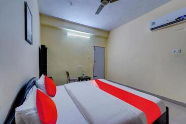 هتل Oyo Flagship 81352 Sree Sr Home Stay Service Apartment