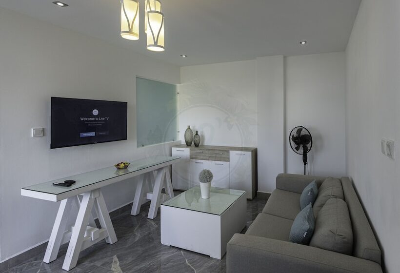 O Beach Boutique Studios