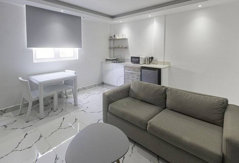 O Beach Boutique Studios
