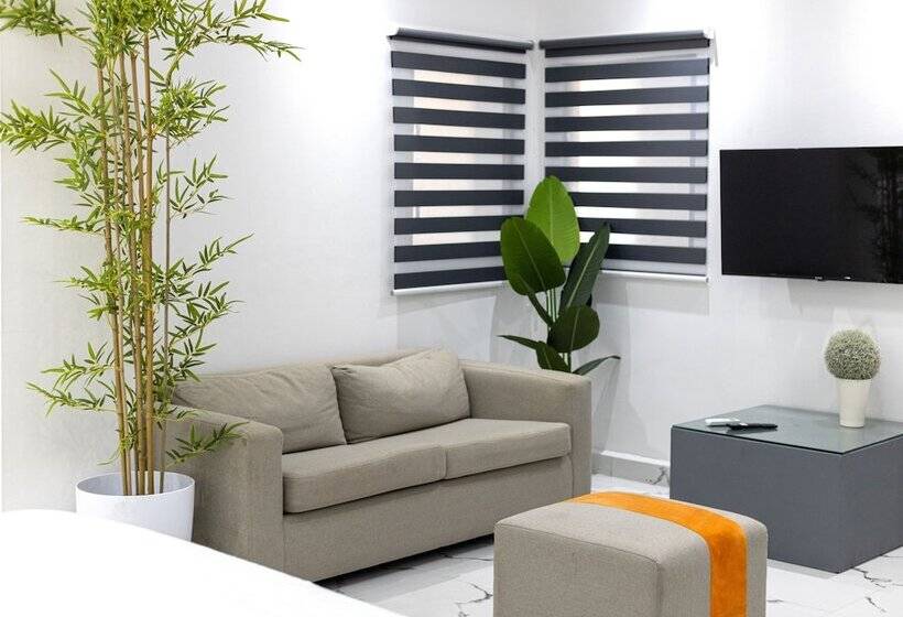 O Beach Boutique Studios