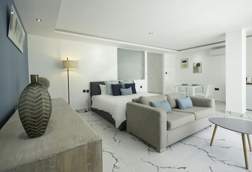 O Beach Boutique Studios