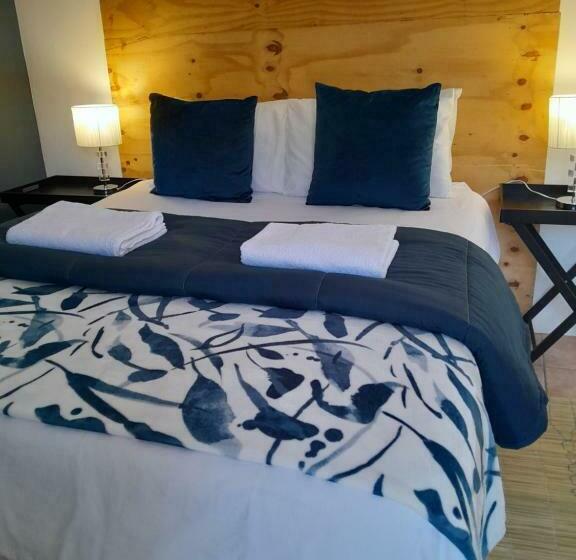 پانسیون Rooms @lelapa La Baphogole