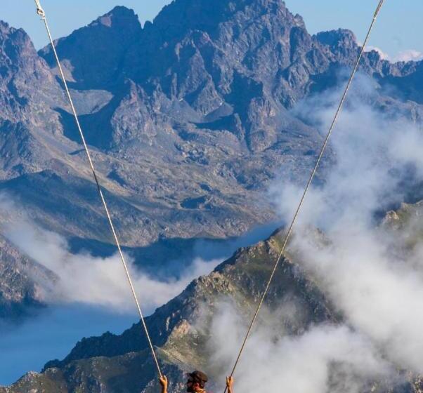 Tahpur Dağ Konağı