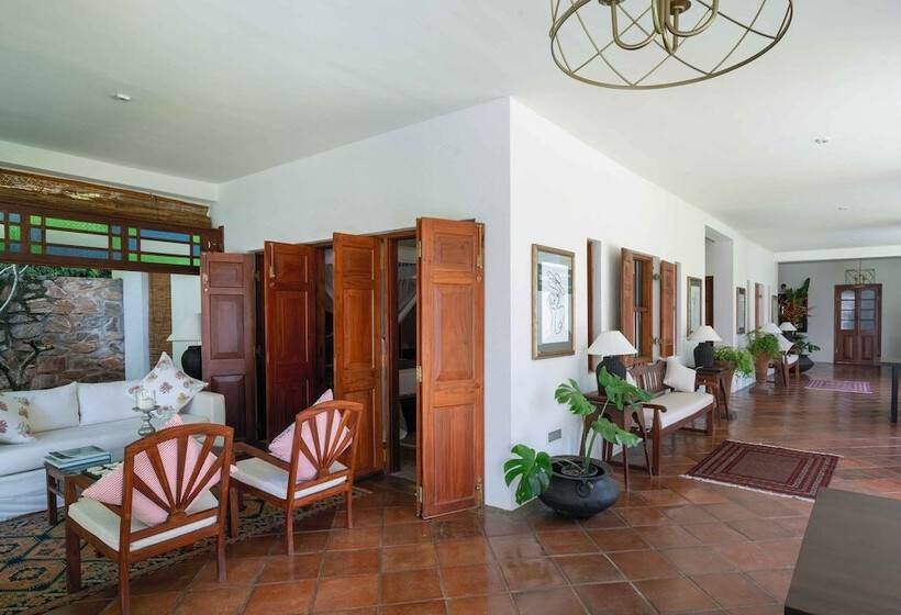 בית מלון כפרי Taru Villas Kandy