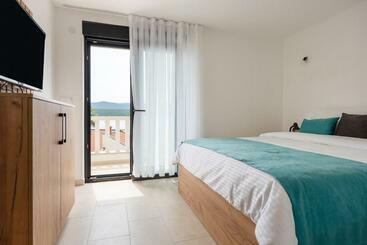 پانسیون Villa Emina Sa Privatnom Plažom I Parkingom