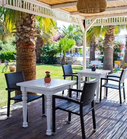 تختخواب و صبحانه Ladonia Hotels Zemda Gümüşlük