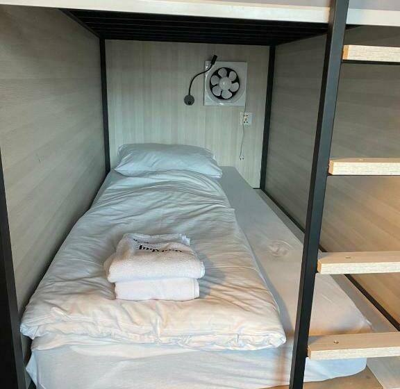 Capsule Hostel By Staystay