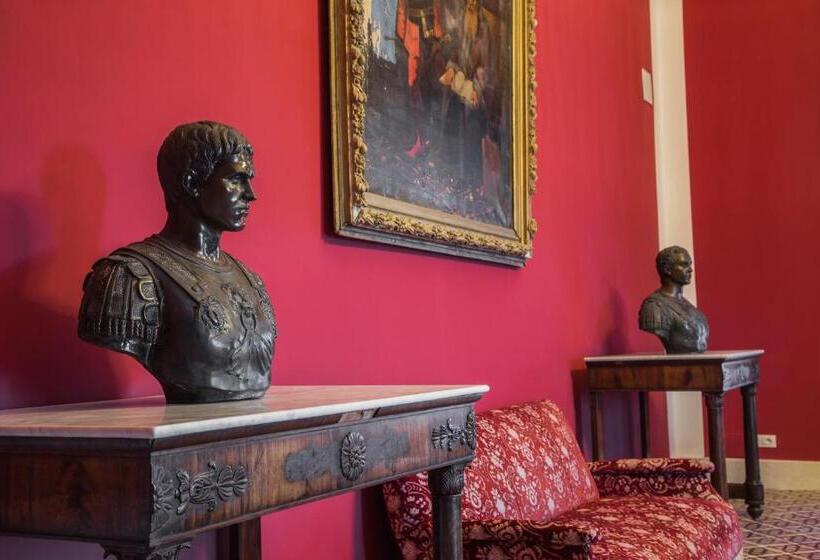 فندق Castello Ducale Colonna Resort