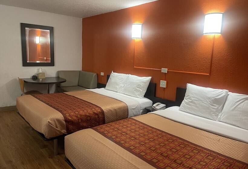 酒店 Regal 8 Inn & Suites
