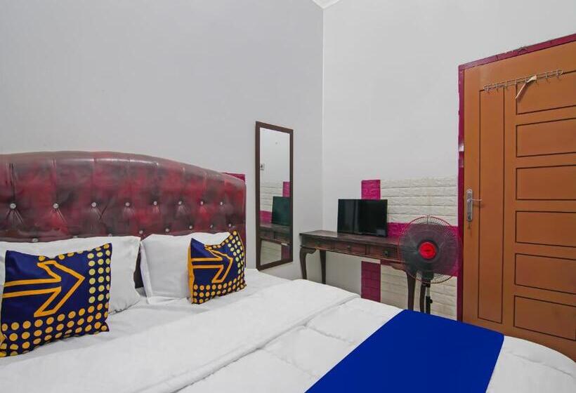 هتل Spot On 92570 Putri Guest House Syariah