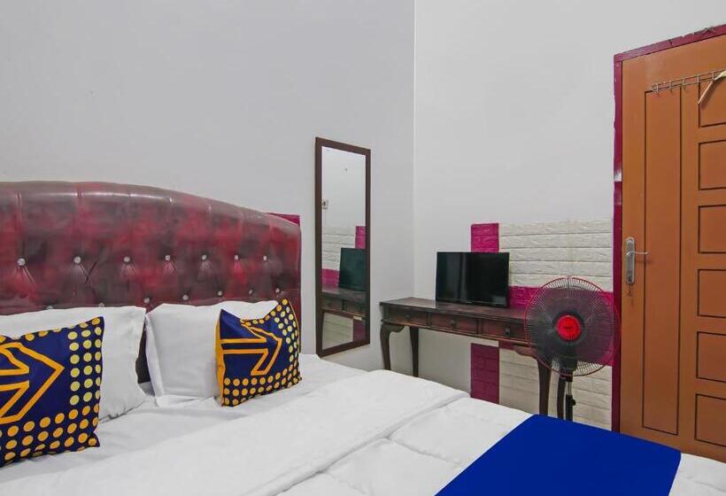 هتل Spot On 92570 Putri Guest House Syariah