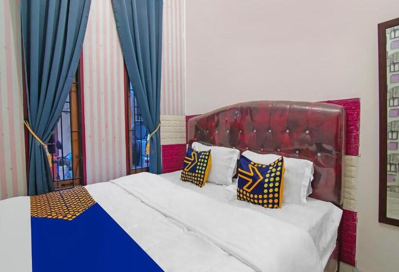 هتل Spot On 92570 Putri Guest House Syariah