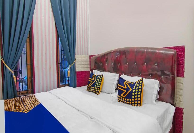 هتل Spot On 92570 Putri Guest House Syariah