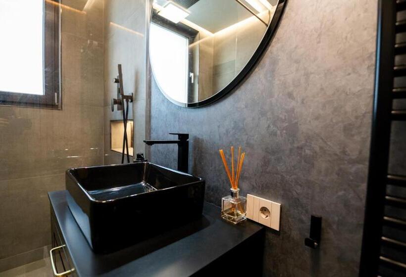 هتل The Penthouse
