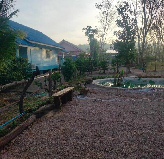 Pensió Baan Namthip Homestay Trang บ้านน้าทิพย์ โฮมสเตย์ตรัง