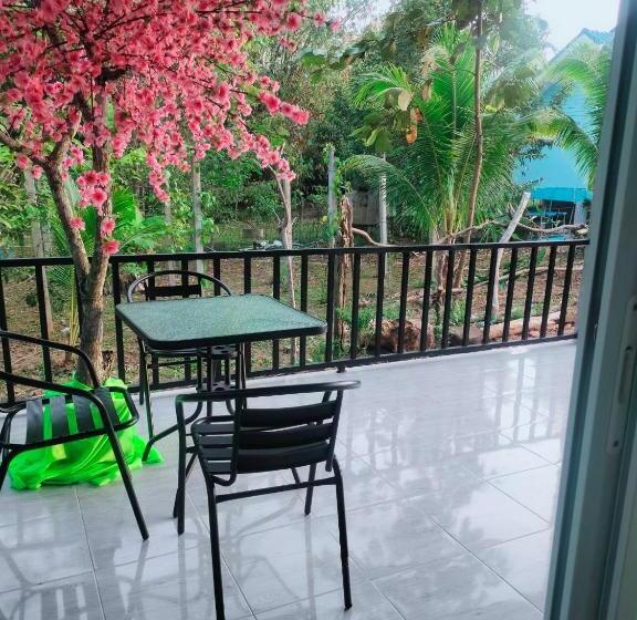 Pensió Baan Namthip Homestay Trang บ้านน้าทิพย์ โฮมสเตย์ตรัง