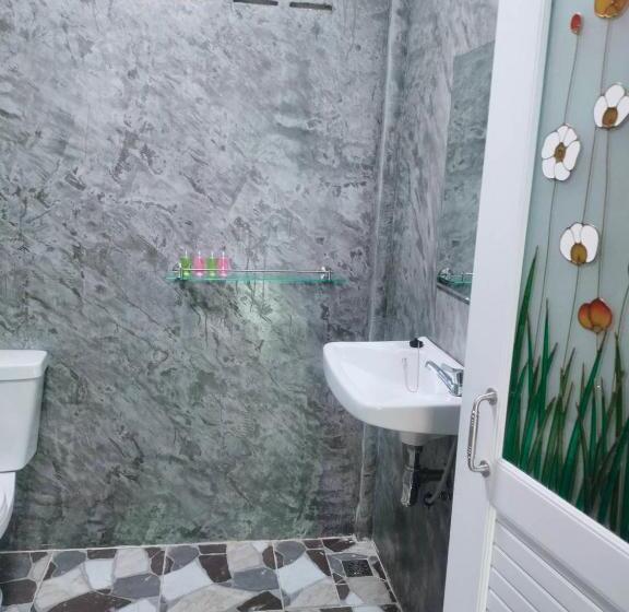 Pensió Baan Namthip Homestay Trang บ้านน้าทิพย์ โฮมสเตย์ตรัง