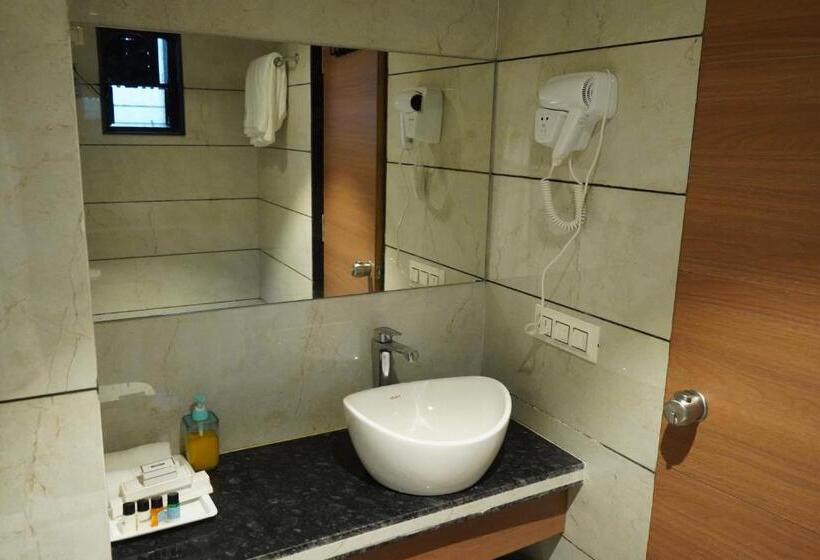 Отель Om Inn